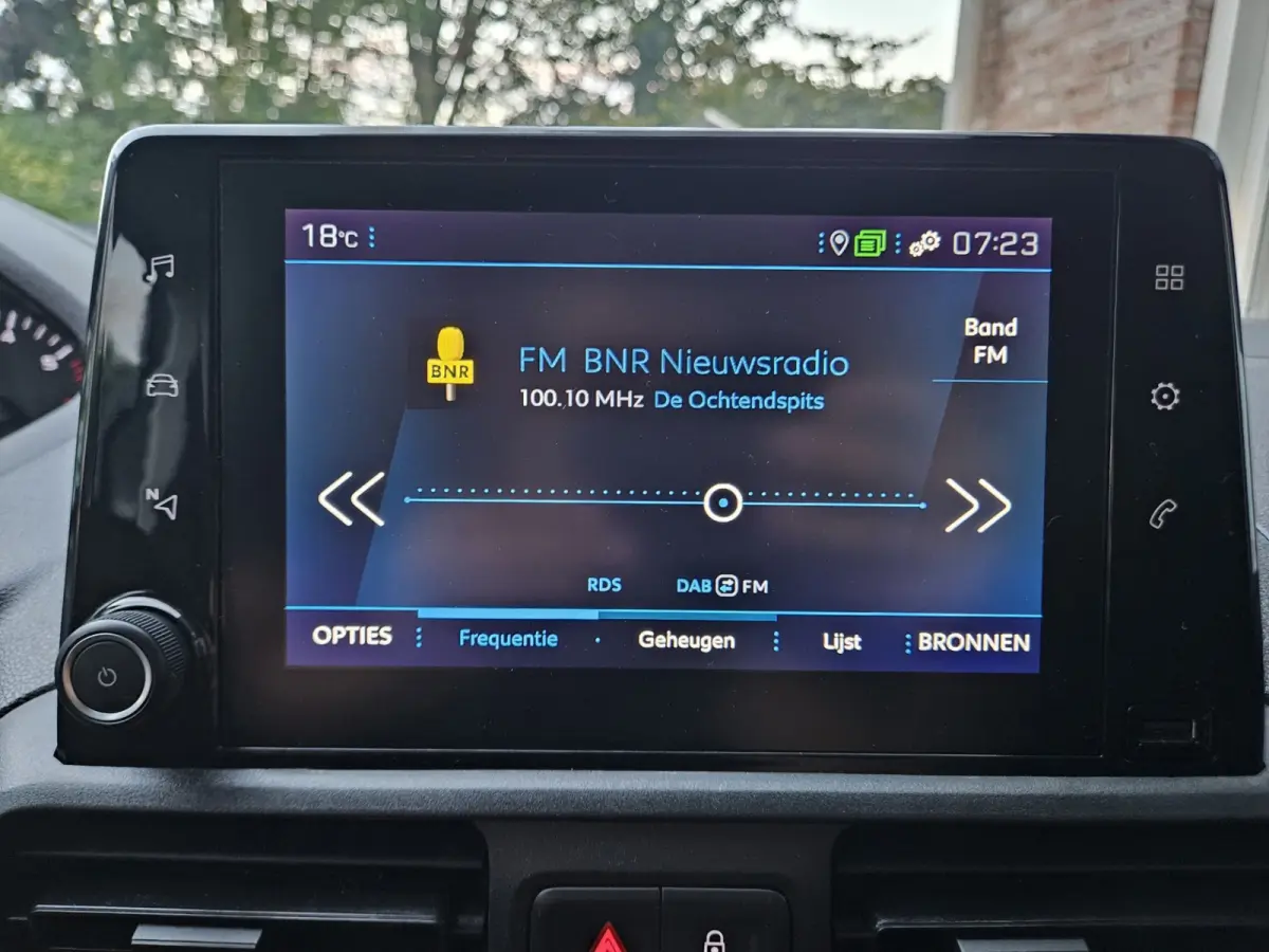 1.5 BlueHDI Premium Airco! Cruise Control! Carplay! NAP! Nette Bus! Schuifdeur!