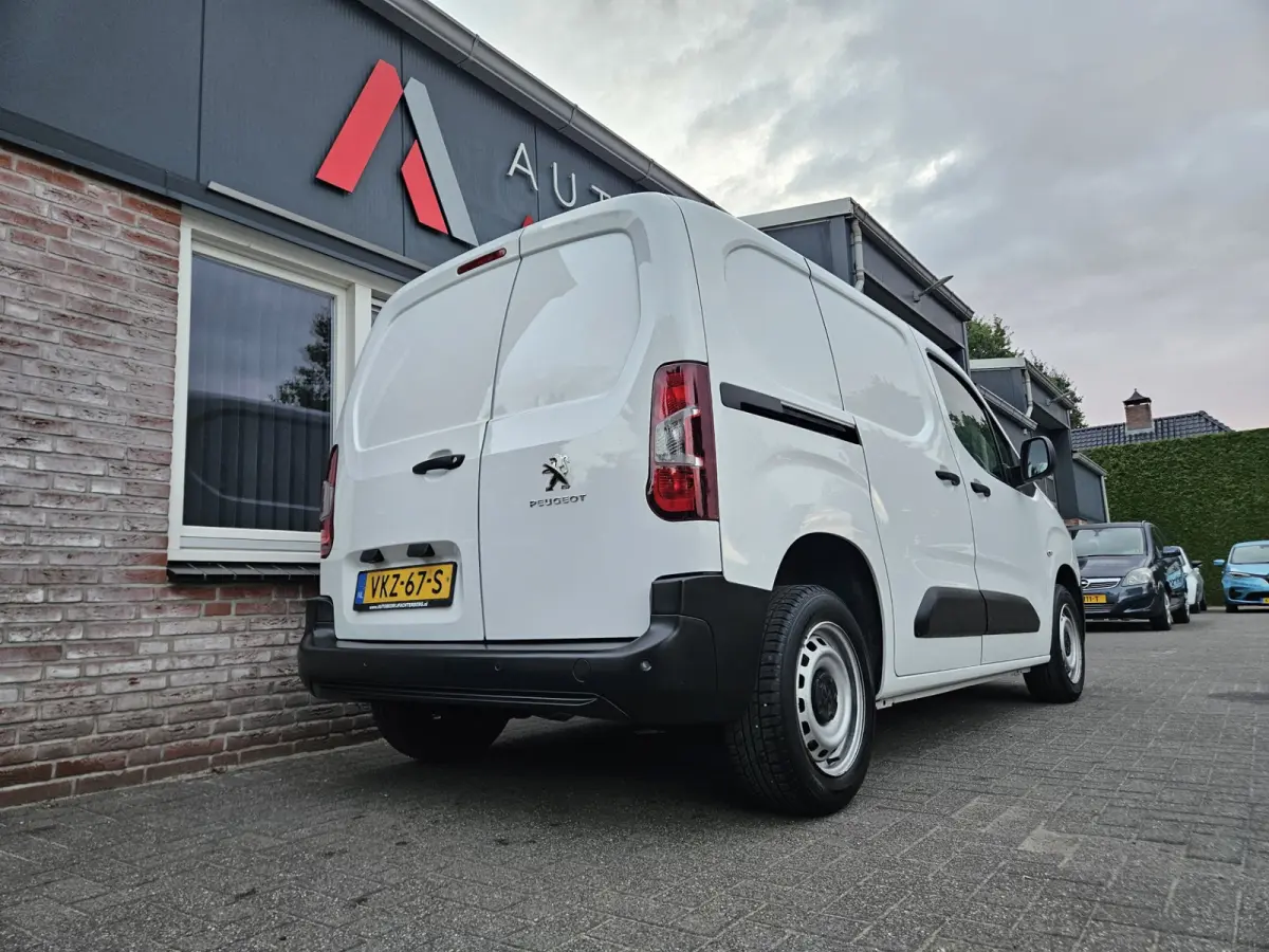 1.5 BlueHDI Premium Airco! Cruise Control! Carplay! NAP! Nette Bus! Schuifdeur!
