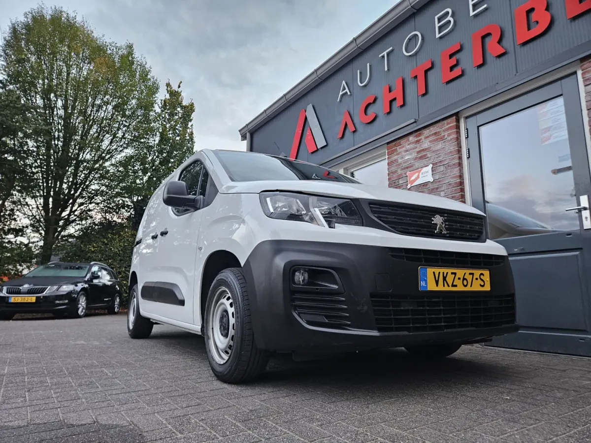 1.5 BlueHDI Premium Airco! Cruise Control! Carplay! NAP! Nette Bus! Schuifdeur!