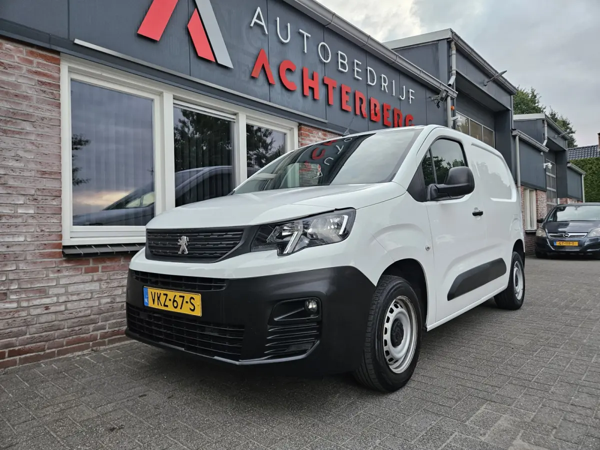 1.5 BlueHDI Premium Airco! Cruise Control! Carplay! NAP! Nette Bus! Schuifdeur!