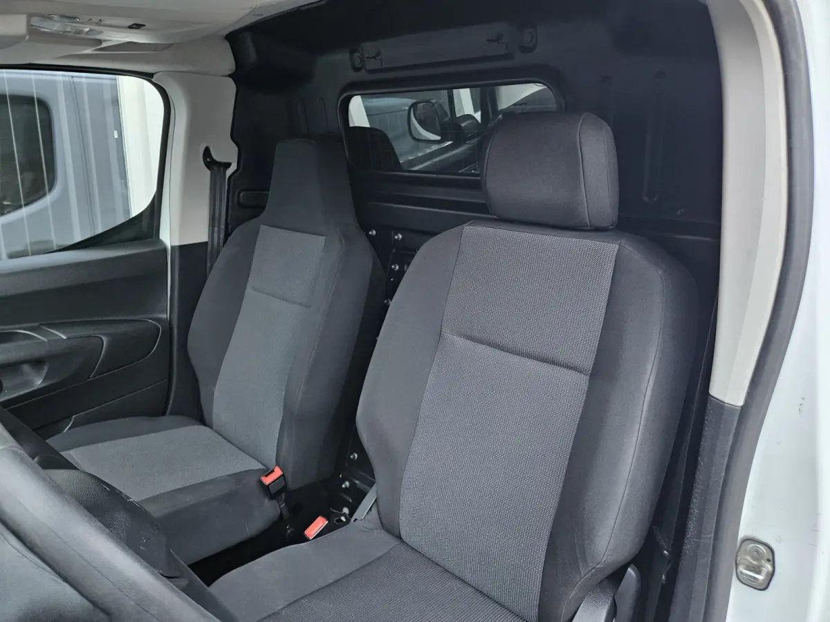 1.5 BlueHDI Premium Airco! Cruise Control! Carplay! NAP! Nette Bus! Schuifdeur!