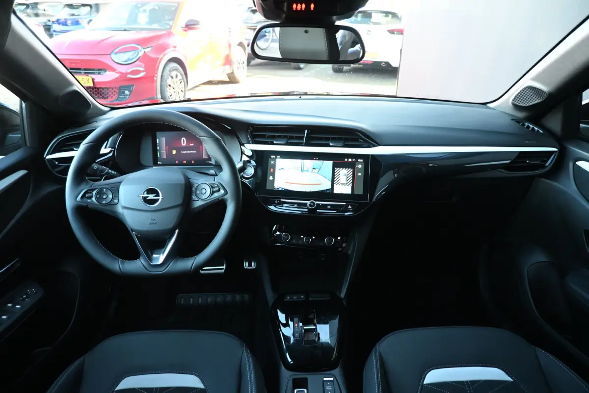 GS | Achteruitrijcamera 180° | Dode hoek waarschuwing | Draadloze Apple Carplay en Android Auto