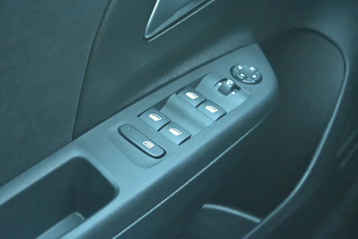GS | Achteruitrijcamera 180° | Dode hoek waarschuwing | Draadloze Apple Carplay en Android Auto