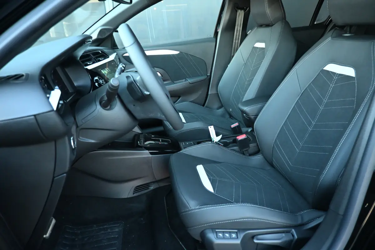 GS | Achteruitrijcamera 180° | Dode hoek waarschuwing | Draadloze Apple Carplay en Android Auto