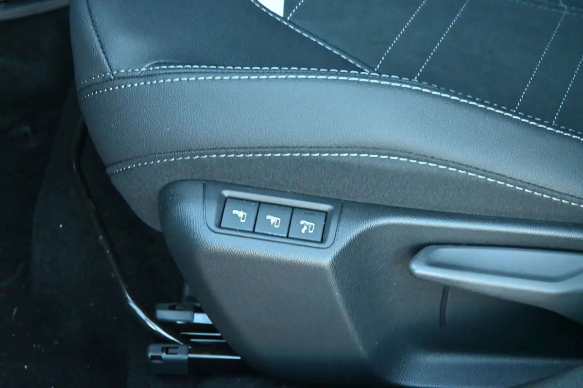 GS | Achteruitrijcamera 180° | Dode hoek waarschuwing | Draadloze Apple Carplay en Android Auto