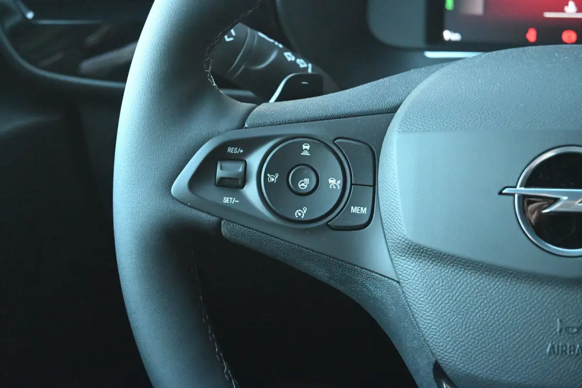 GS | Achteruitrijcamera 180° | Dode hoek waarschuwing | Draadloze Apple Carplay en Android Auto