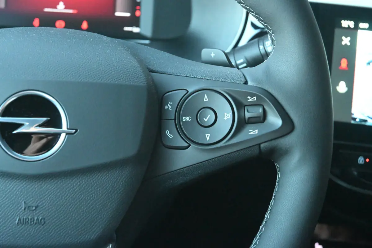 GS | Achteruitrijcamera 180° | Dode hoek waarschuwing | Draadloze Apple Carplay en Android Auto