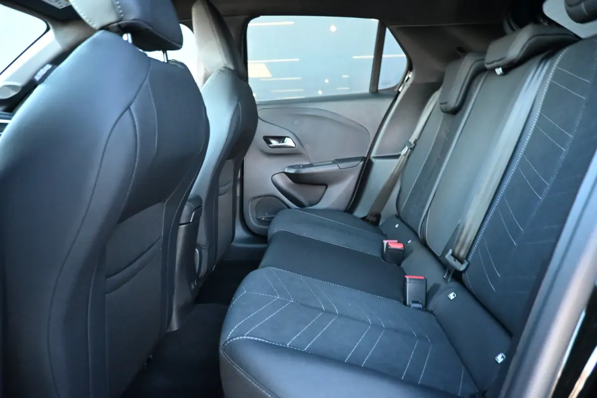 GS | Achteruitrijcamera 180° | Dode hoek waarschuwing | Draadloze Apple Carplay en Android Auto