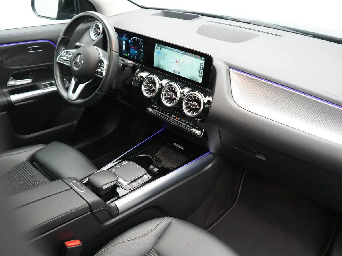 250 Business Solution Luxury 67 kWh 190pk Dealer O.H | Trekhaak Af Fabriek | Panodak | Camera | Sportstoelen Verwarmd | Head Up | Keyless | Blis | Sfeerverlichting | DAB | Park Assist | Navi