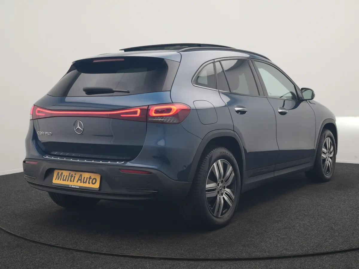 250 Business Solution Luxury 67 kWh 190pk Dealer O.H | Trekhaak Af Fabriek | Panodak | Camera | Sportstoelen Verwarmd | Head Up | Keyless | Blis | Sfeerverlichting | DAB | Park Assist | Navi