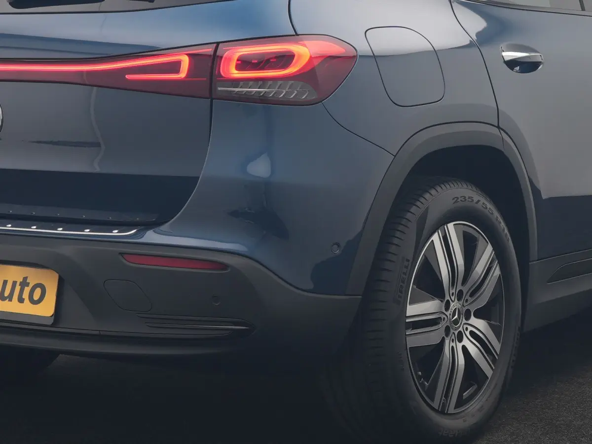 250 Business Solution Luxury 67 kWh 191pk Dealer O.H | Trekhaak Af Fabriek | Panodak | Camera | Sportstoelen Verwarmd | Head Up | Keyless | Blis | Sfeerverlichting | DAB | Park Assist | Navi