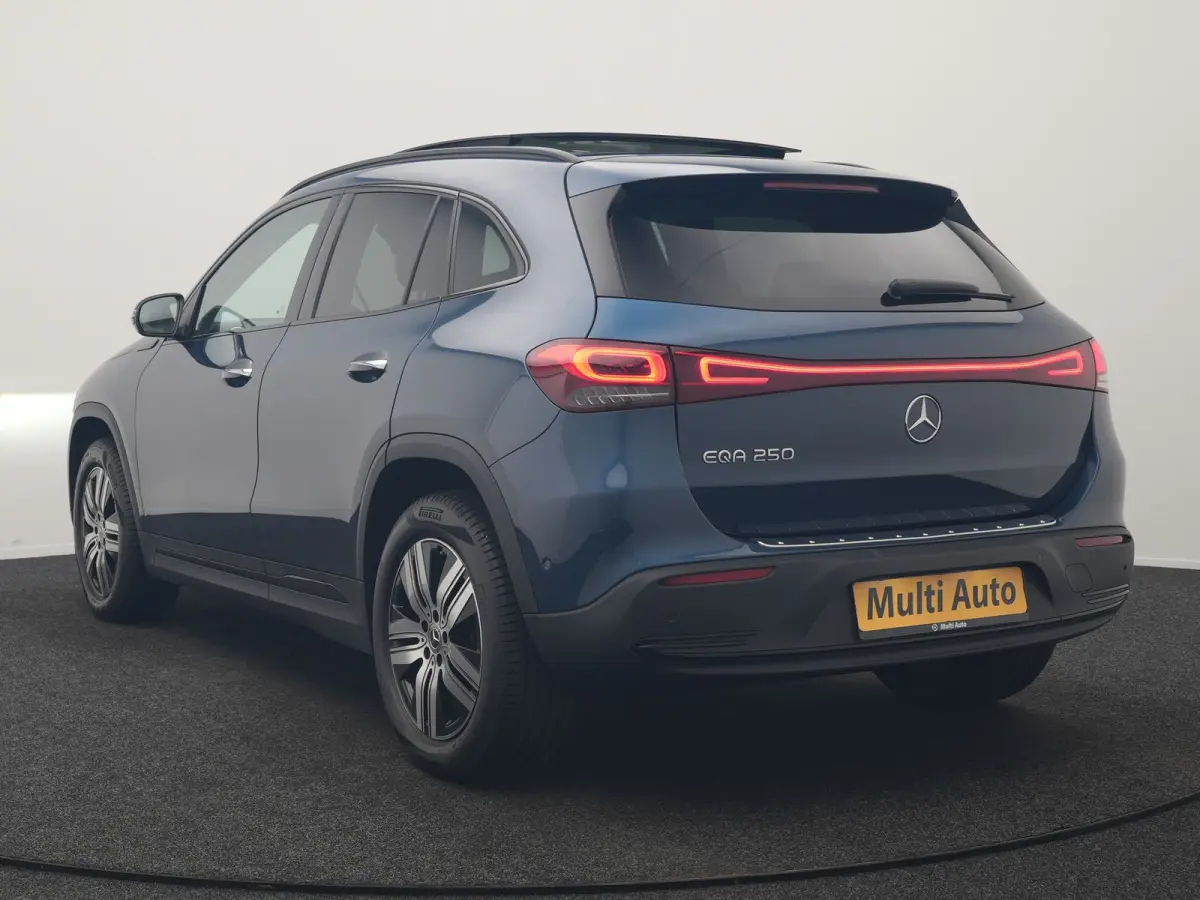 250 Business Solution Luxury 67 kWh 191pk Dealer O.H | Trekhaak Af Fabriek | Panodak | Camera | Sportstoelen Verwarmd | Head Up | Keyless | Blis | Sfeerverlichting | DAB | Park Assist | Navi