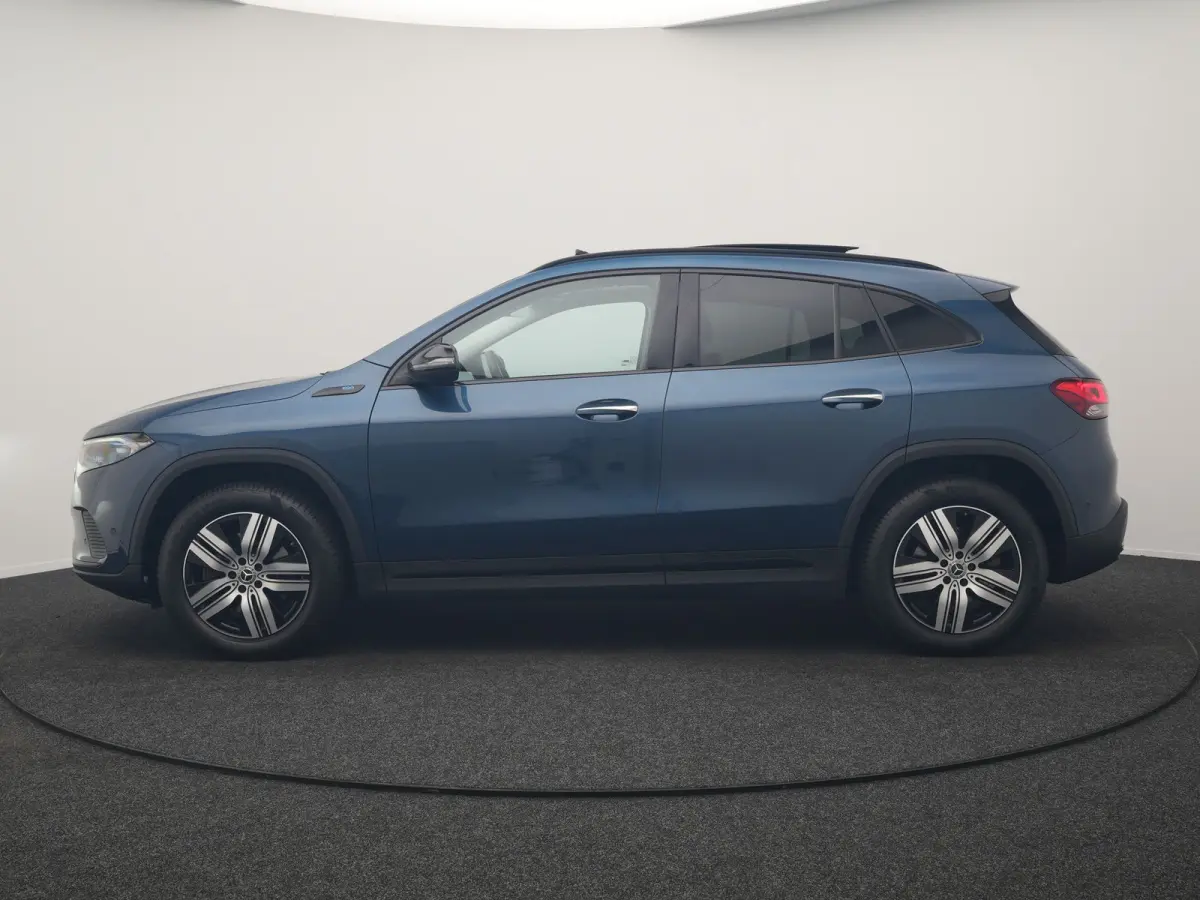 250 Business Solution Luxury 67 kWh 190pk Dealer O.H | Trekhaak Af Fabriek | Panodak | Camera | Sportstoelen Verwarmd | Head Up | Keyless | Blis | Sfeerverlichting | DAB | Park Assist | Navi