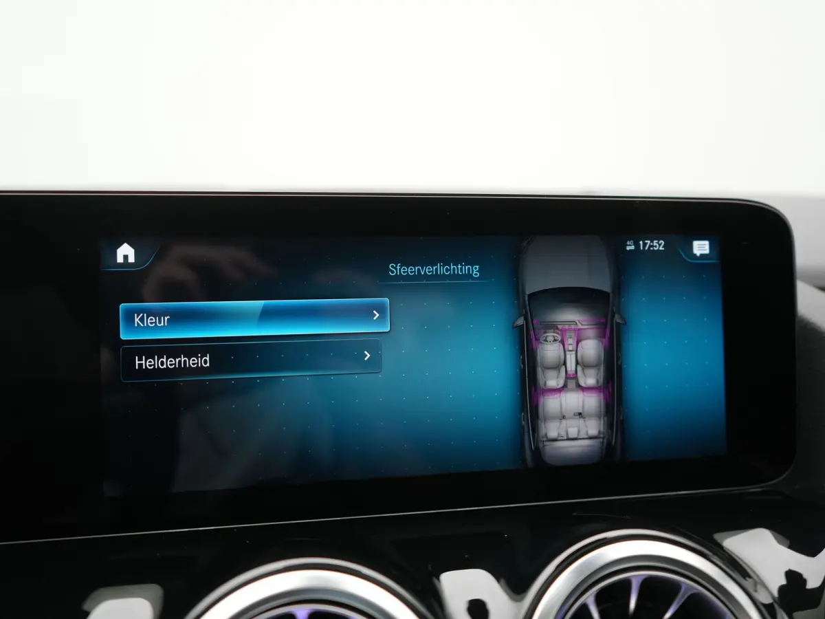 250 Business Solution Luxury 67 kWh 191pk Dealer O.H | Trekhaak Af Fabriek | Panodak | Camera | Sportstoelen Verwarmd | Head Up | Keyless | Blis | Sfeerverlichting | DAB | Park Assist | Navi