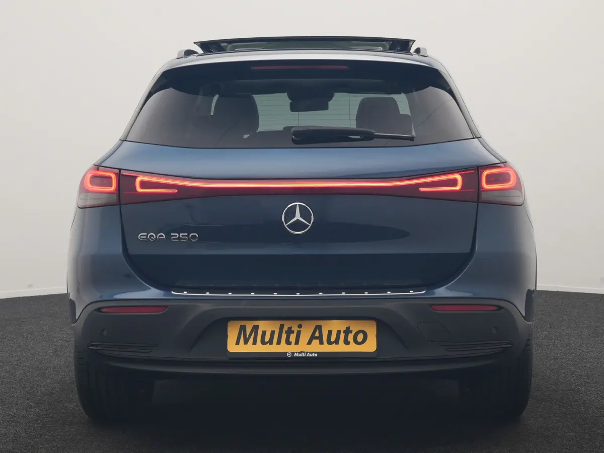 250 Business Solution Luxury 67 kWh 191pk Dealer O.H | Trekhaak Af Fabriek | Panodak | Camera | Sportstoelen Verwarmd | Head Up | Keyless | Blis | Sfeerverlichting | DAB | Park Assist | Navi