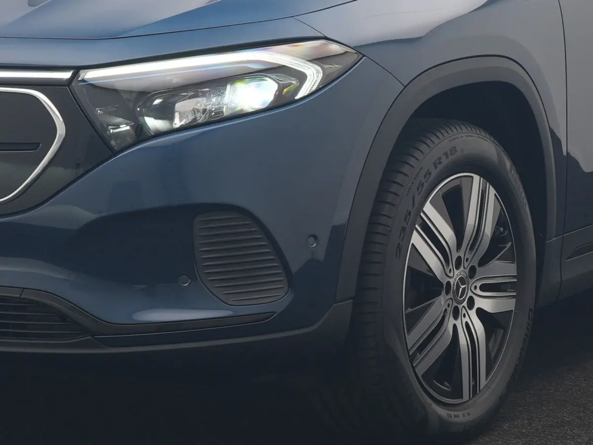 250 Business Solution Luxury 67 kWh 190pk Dealer O.H | Trekhaak Af Fabriek | Panodak | Camera | Sportstoelen Verwarmd | Head Up | Keyless | Blis | Sfeerverlichting | DAB | Park Assist | Navi