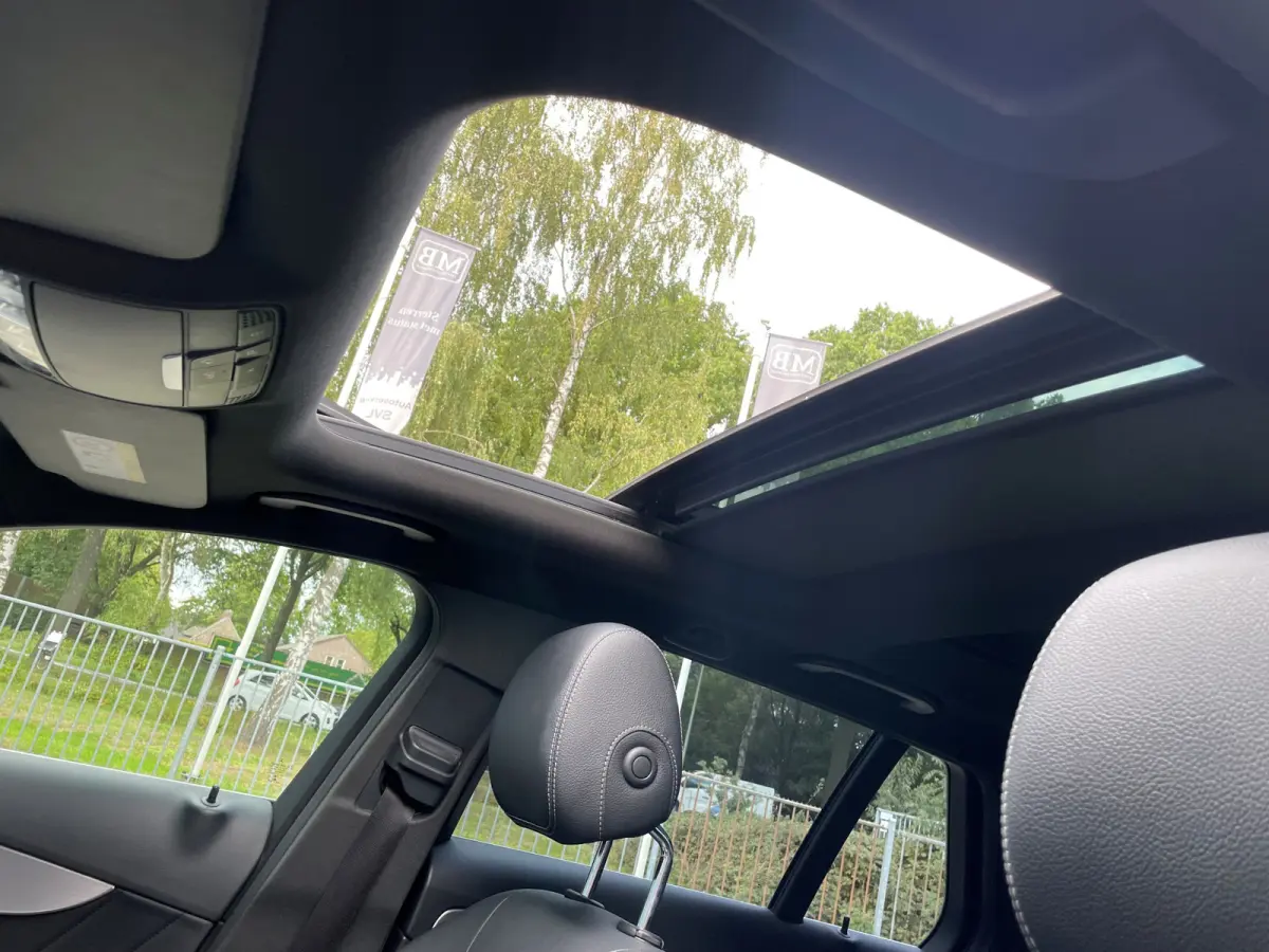 180 AMG Sport - Trekhaak - Panoramadak - Camera etc etc