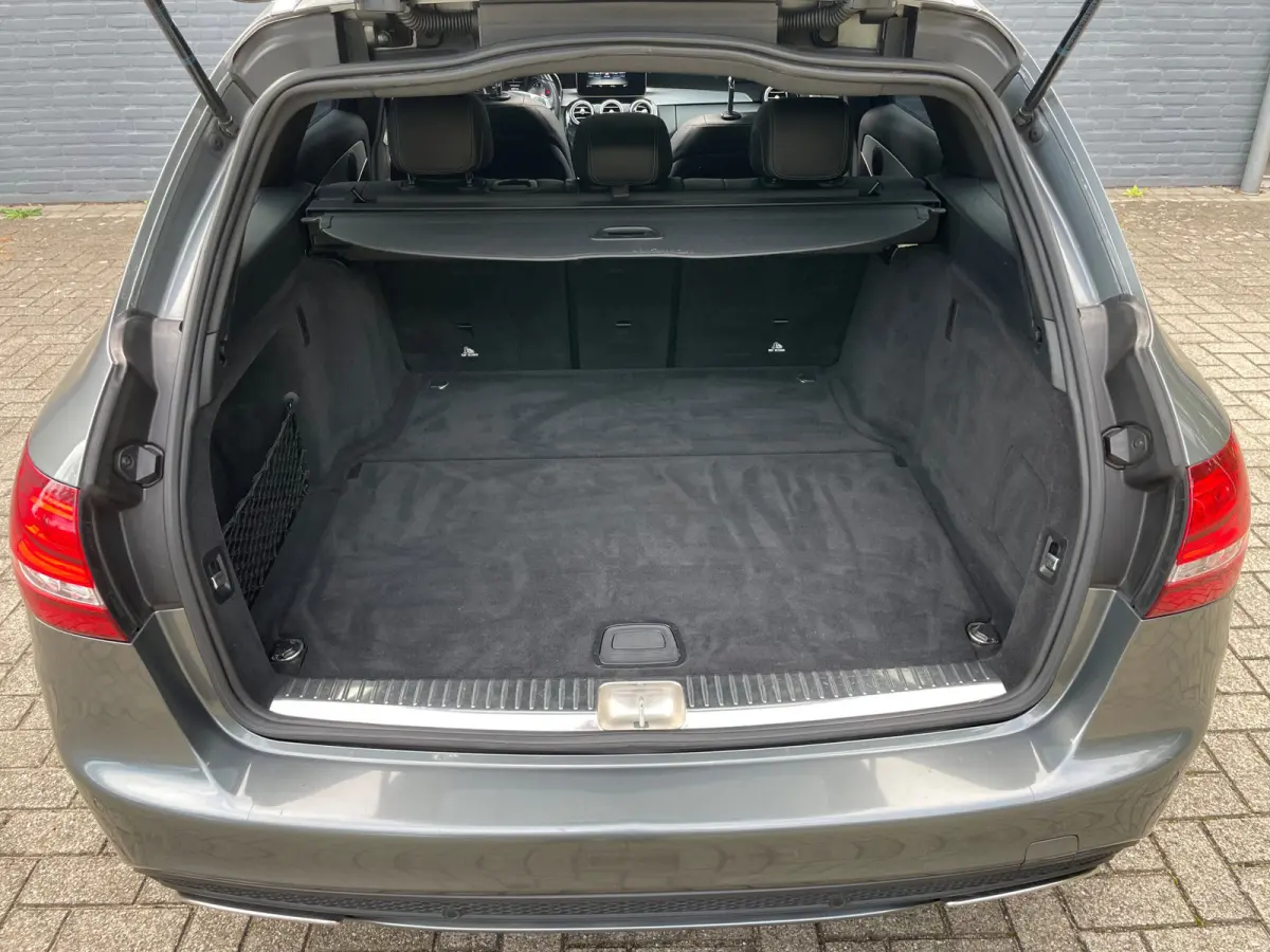 180 AMG Sport - Trekhaak - Panoramadak - Camera etc etc
