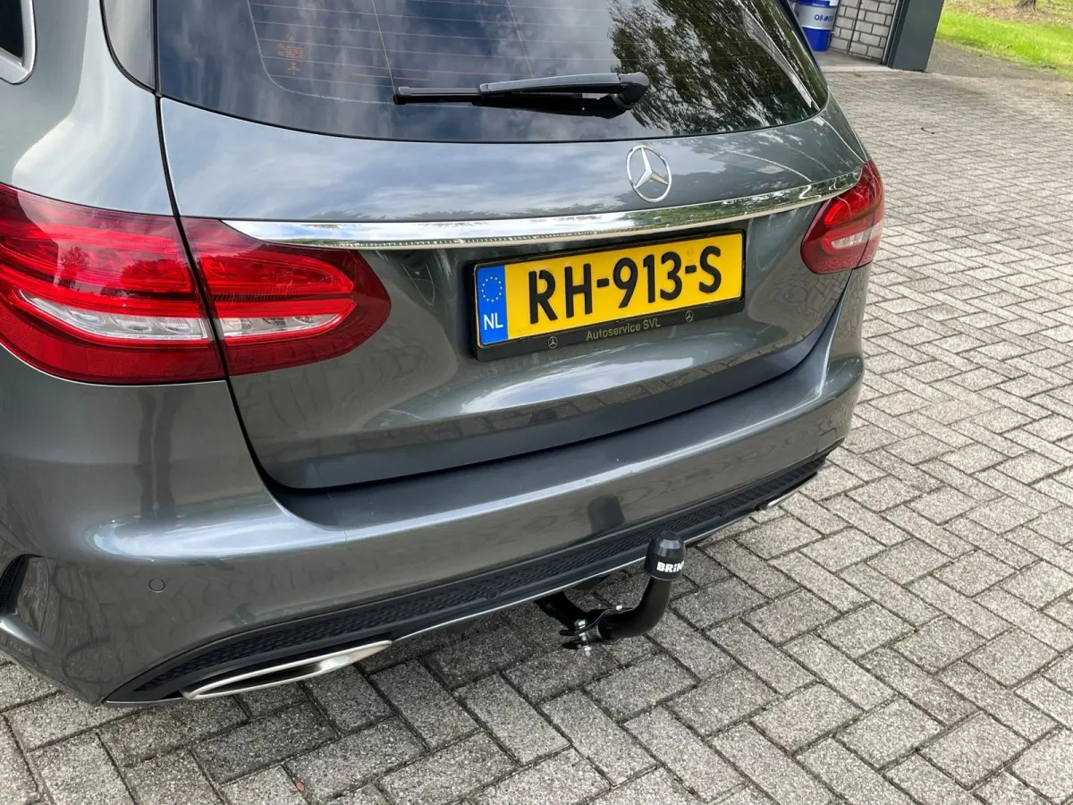 180 AMG Sport - Trekhaak - Panoramadak - Camera etc etc