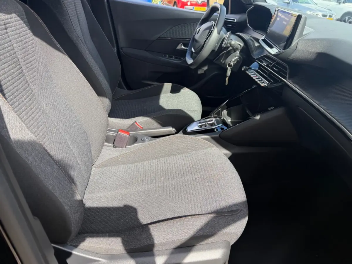 1.2PT HYBRIDE AUTOMAAT STYLE CARPLAY AIRCO PDC