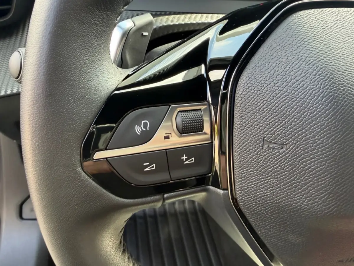 1.2PT HYBRIDE AUTOMAAT STYLE CARPLAY AIRCO PDC