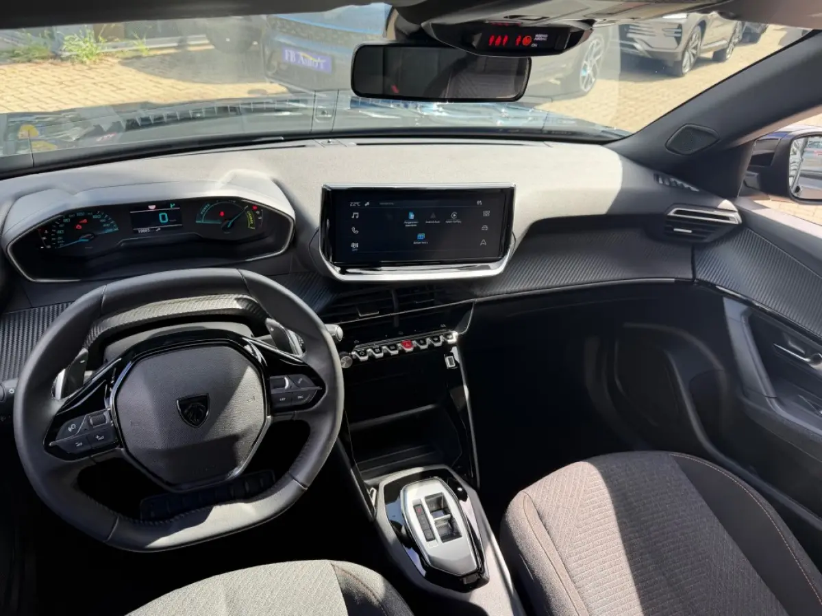 1.2PT HYBRIDE AUTOMAAT STYLE CARPLAY AIRCO PDC