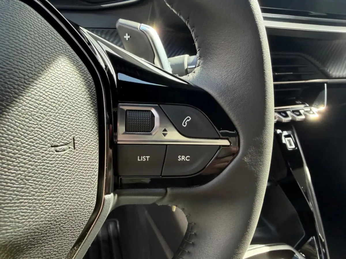 1.2PT HYBRIDE AUTOMAAT STYLE CARPLAY AIRCO PDC