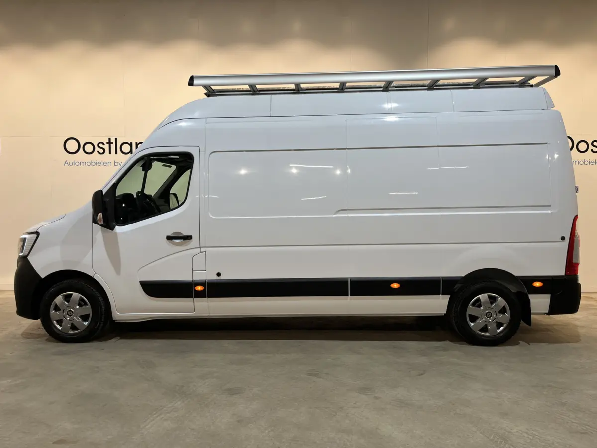 2.3 dCi 150 PK L3H3 Automaat / Euro 6  / Airco / Cruise Control / CarPlay / Camera / Trekhaak / Navigatie / 3-Zits