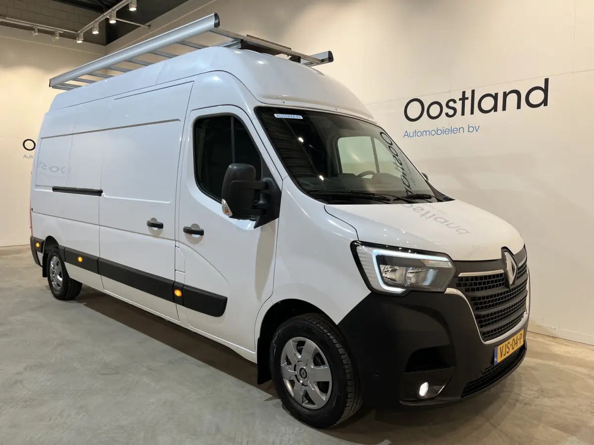 2.3 dCi 150 PK L3H3 Automaat / Euro 6  / Airco / Cruise Control / CarPlay / Camera / Trekhaak / Navigatie / 3-Zits