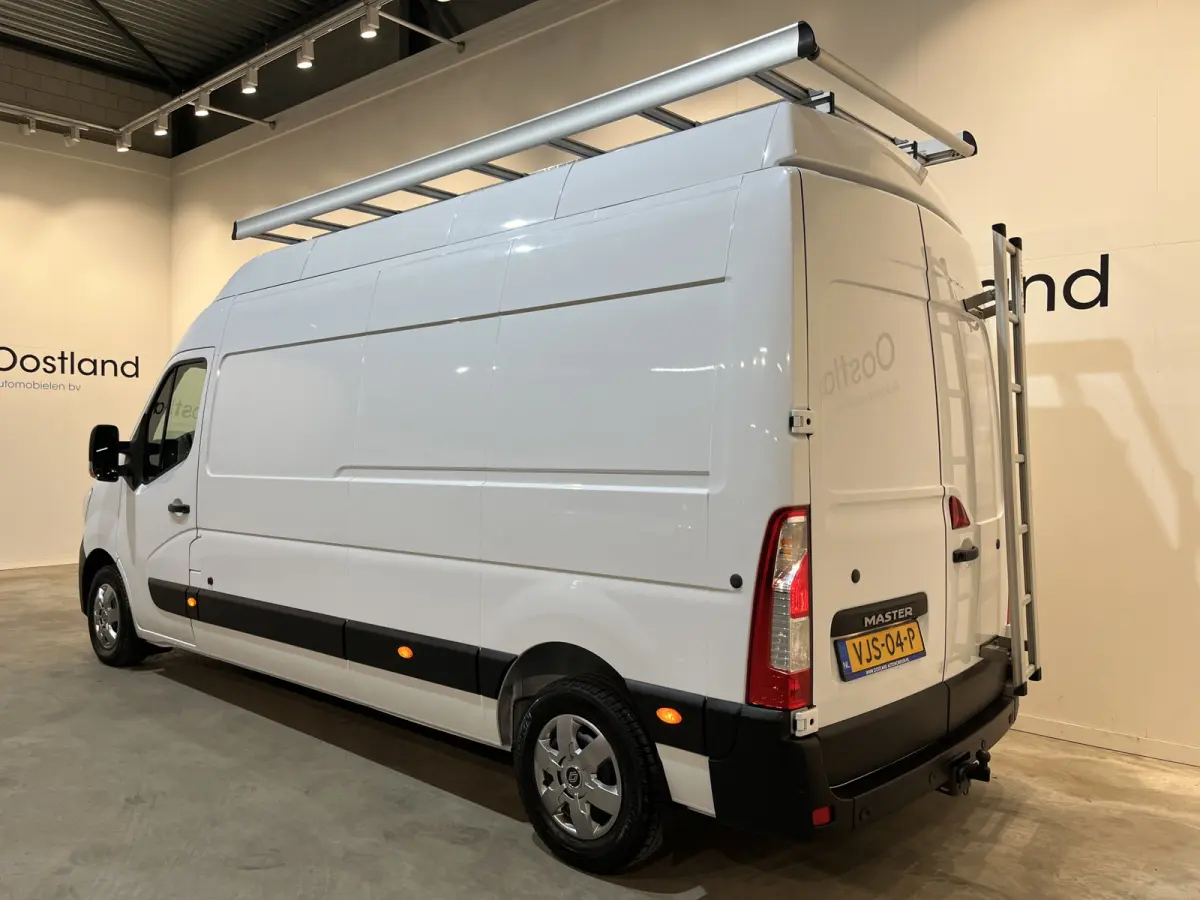 2.3 dCi 150 PK L3H3 Automaat / Euro 6  / Airco / Cruise Control / CarPlay / Camera / Trekhaak / Navigatie / 3-Zits