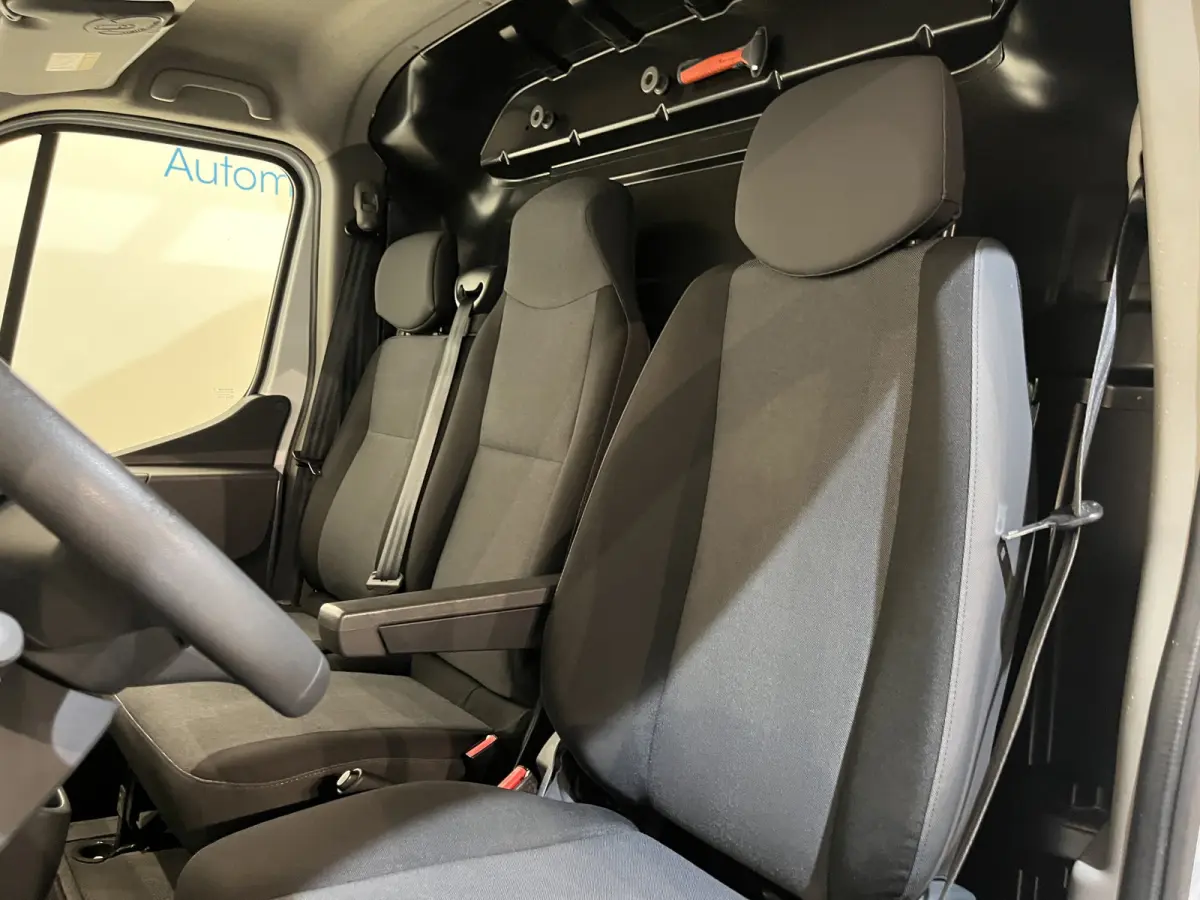 2.3 dCi 150 PK L3H3 Automaat / Euro 6  / Airco / Cruise Control / CarPlay / Camera / Trekhaak / Navigatie / 3-Zits