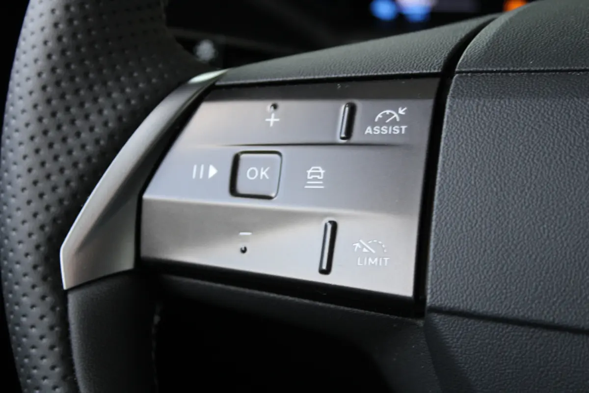 Business Edition 73 kWh | SOH 100% | Schuif-kanteldak | Focal Audio | Matrix LED | ACC | 360 Camera |