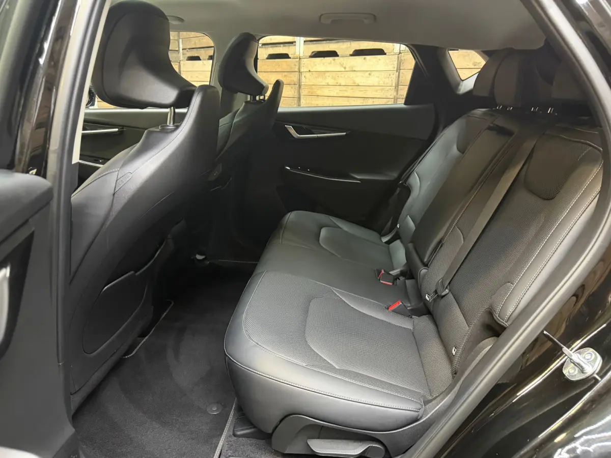 Plus Advanced AWD 77.4 kWh, Leder, 20"LM, Pano, adap cruise, stoelverw / koeling