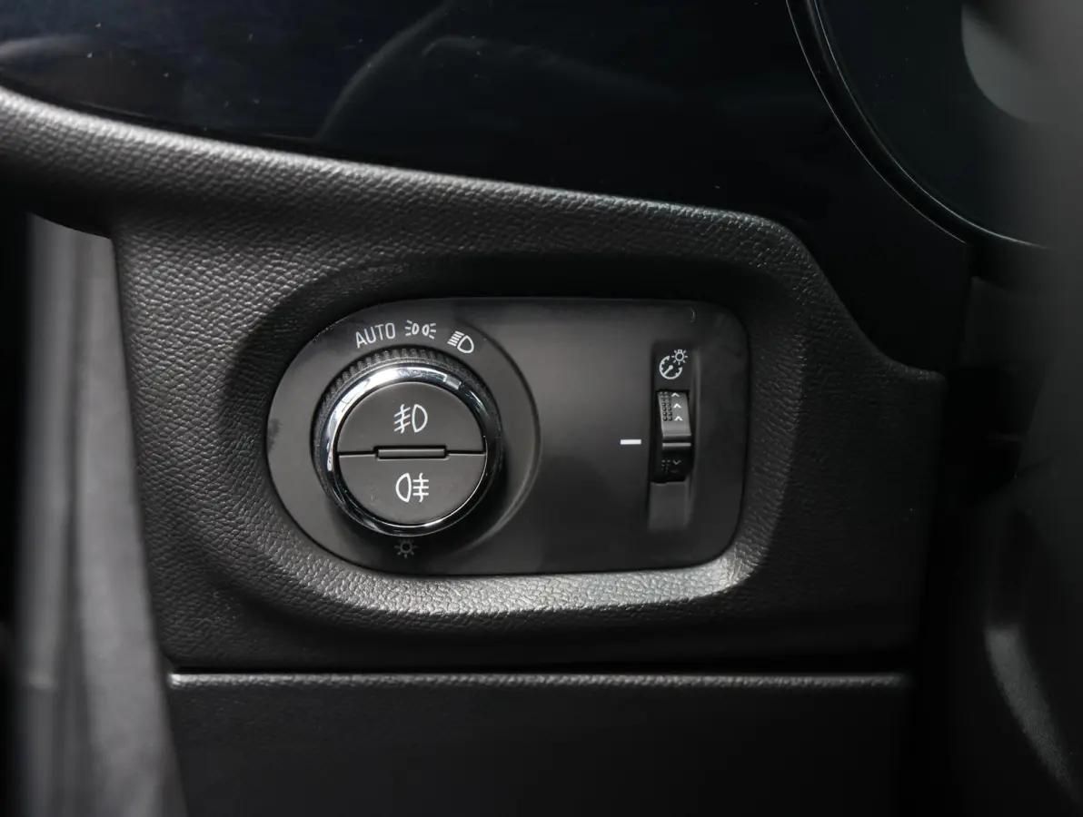 1.2 Turbo Hybrid GS | Navigatie | Achteruitrijcamera | Climate Control | Dodehoek Detectie | Apple CarPlay/AndroidAuto | Keyless Entry/Start |