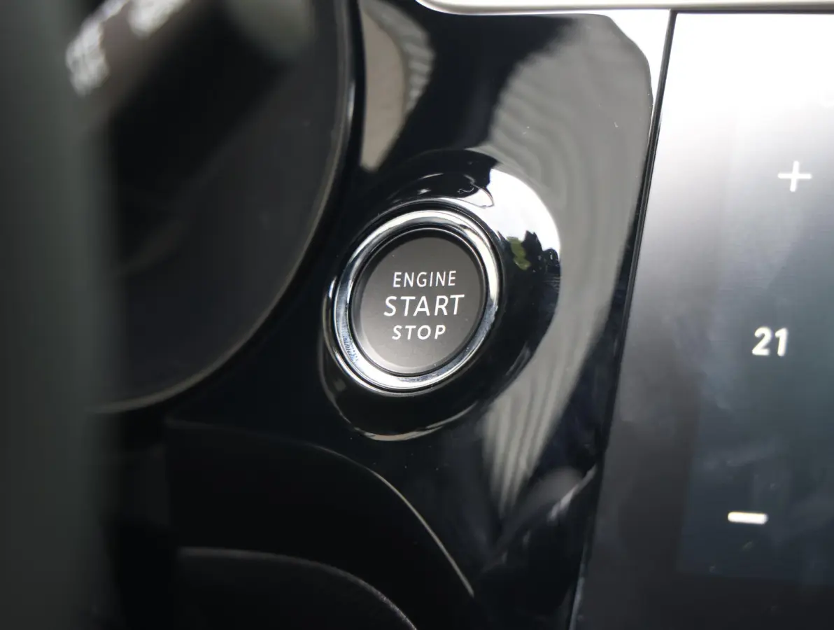 1.2 Turbo Hybrid GS | Navigatie | Achteruitrijcamera | Climate Control | Dodehoek Detectie | Apple CarPlay/AndroidAuto | Keyless Entry/Start |