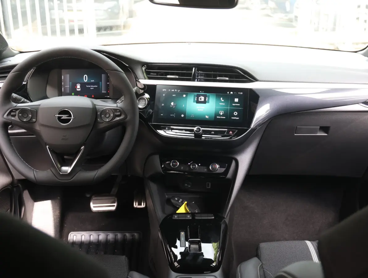 1.2 Turbo Hybrid GS | Navigatie | Achteruitrijcamera | Climate Control | Dodehoek Detectie | Apple CarPlay/AndroidAuto | Keyless Entry/Start |