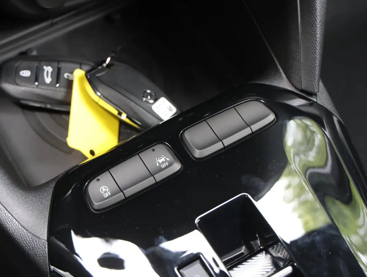 1.2 Turbo Hybrid GS | Navigatie | Achteruitrijcamera | Climate Control | Dodehoek Detectie | Apple CarPlay/AndroidAuto | Keyless Entry/Start |