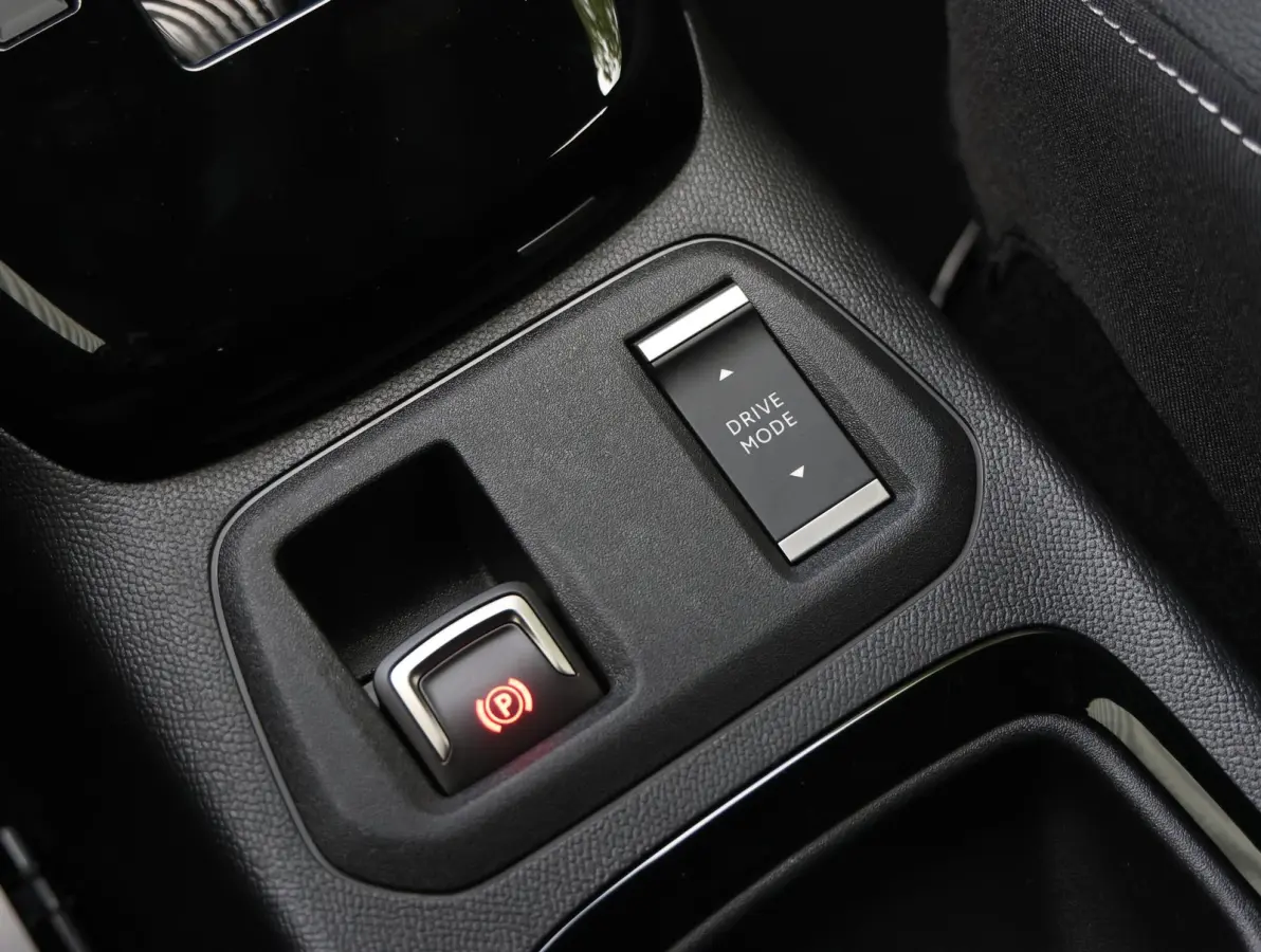 1.2 Turbo Hybrid GS | Navigatie | Achteruitrijcamera | Climate Control | Dodehoek Detectie | Apple CarPlay/AndroidAuto | Keyless Entry/Start |