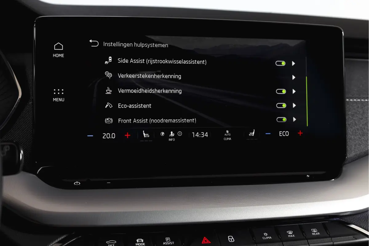1.4 TSI iV PHEV Business Edition Plus | Org. NL | Afn. Trekhaak | Apple CarPlay | ACC | Navi | Stoel- & Stuurverwarming | PDC V+A | Camera | 18" |