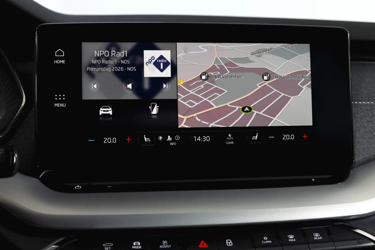 1.4 TSI iV PHEV Business Edition Plus | Org. NL | Afn. Trekhaak | Apple CarPlay | ACC | Navi | Stoel- & Stuurverwarming | PDC V+A | Camera | 18" |