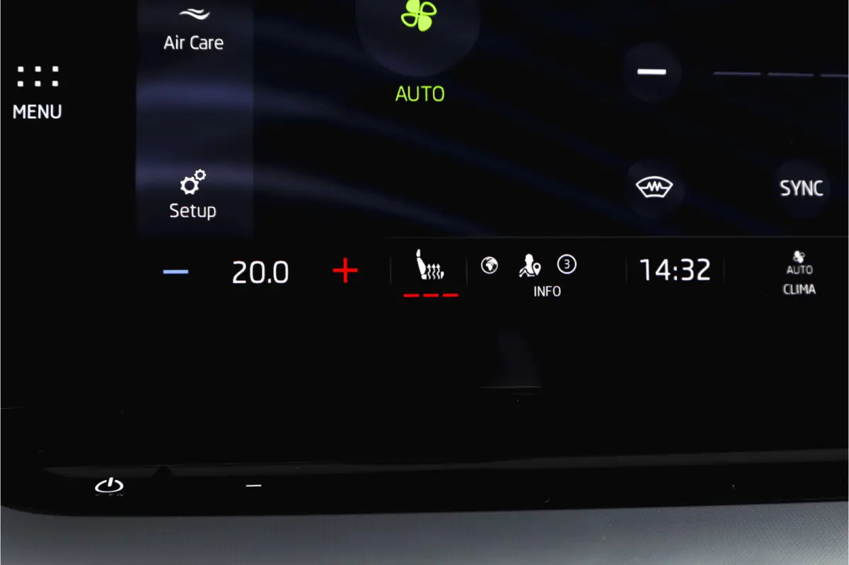 1.4 TSI iV PHEV Business Edition Plus | Org. NL | Afn. Trekhaak | Apple CarPlay | ACC | Navi | Stoel- & Stuurverwarming | PDC V+A | Camera | 18" |