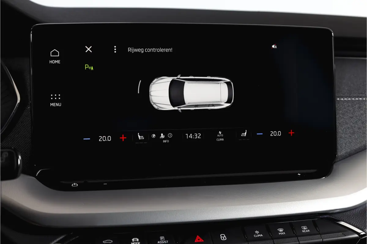 1.4 TSI iV PHEV Business Edition Plus | Org. NL | Afn. Trekhaak | Apple CarPlay | ACC | Navi | Stoel- & Stuurverwarming | PDC V+A | Camera | 18" |