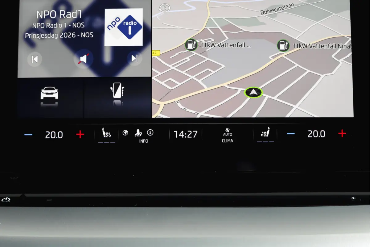 1.4 TSI iV PHEV Business Edition Plus | Org. NL | Afn. Trekhaak | Apple CarPlay | ACC | Navi | Stoel- & Stuurverwarming | PDC V+A | Camera | 18" |