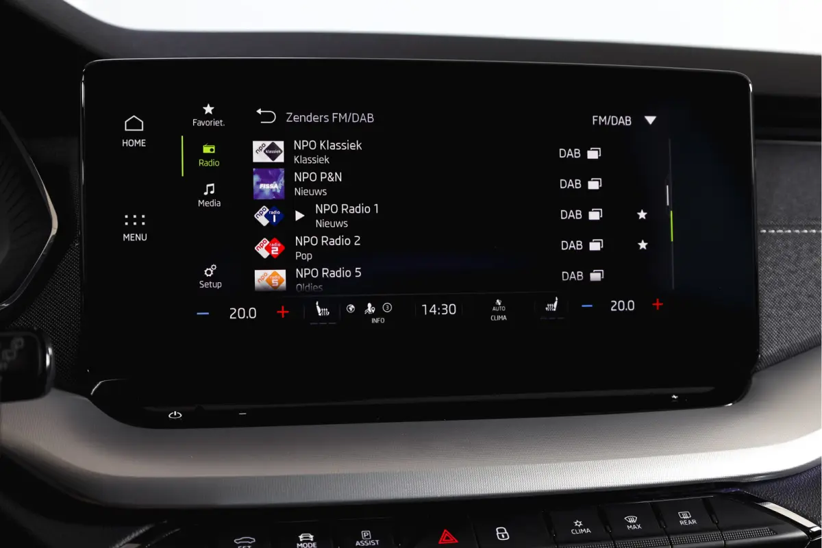 1.4 TSI iV PHEV Business Edition Plus | Org. NL | Afn. Trekhaak | Apple CarPlay | ACC | Navi | Stoel- & Stuurverwarming | PDC V+A | Camera | 18" |