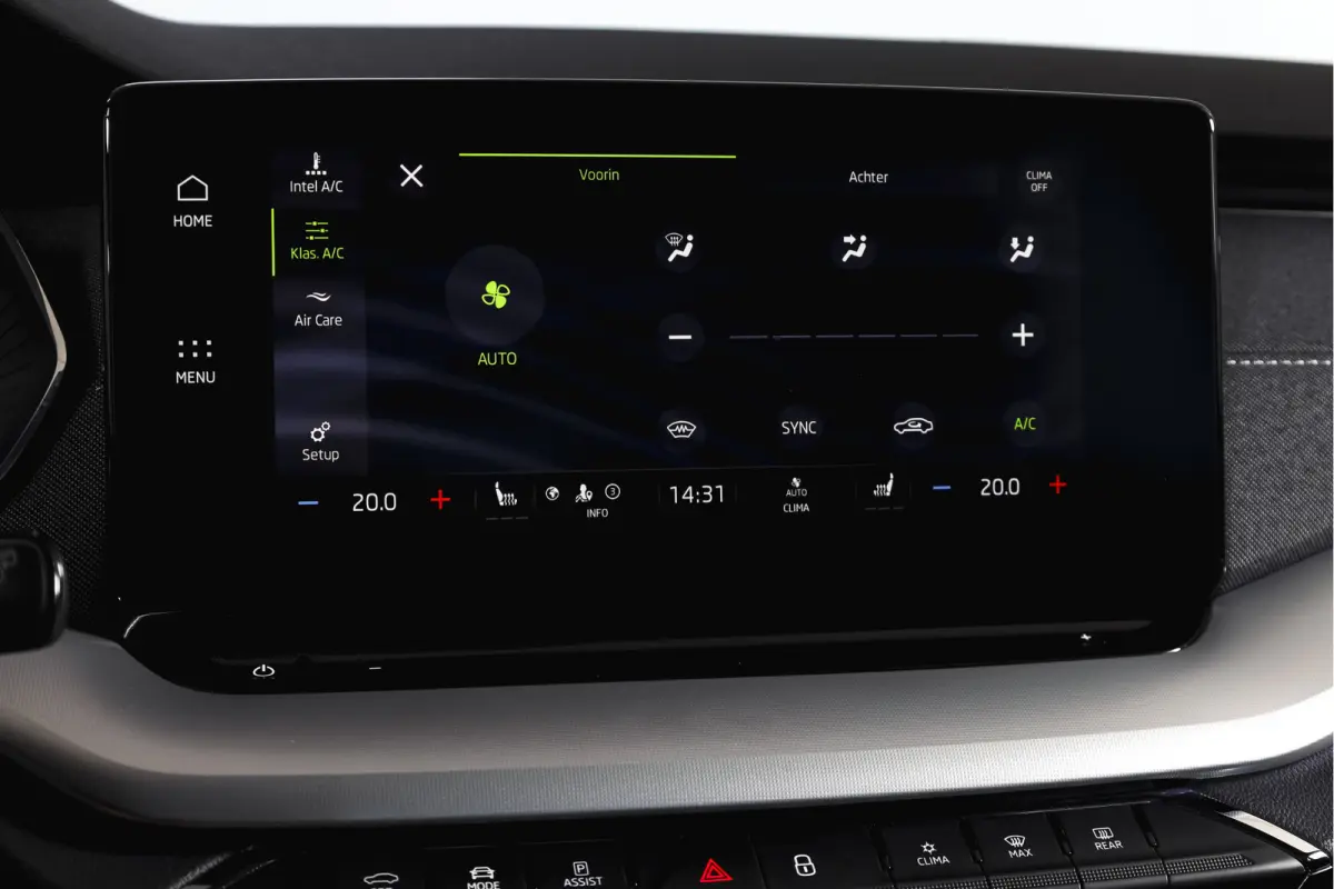 1.4 TSI iV PHEV Business Edition Plus | Org. NL | Afn. Trekhaak | Apple CarPlay | ACC | Navi | Stoel- & Stuurverwarming | PDC V+A | Camera | 18" |