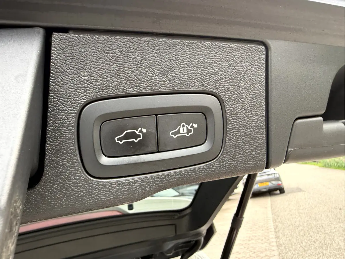 2.0 T8 Twin Engine AWD Inscription Panoramadak, Trekhaak, 360 camera