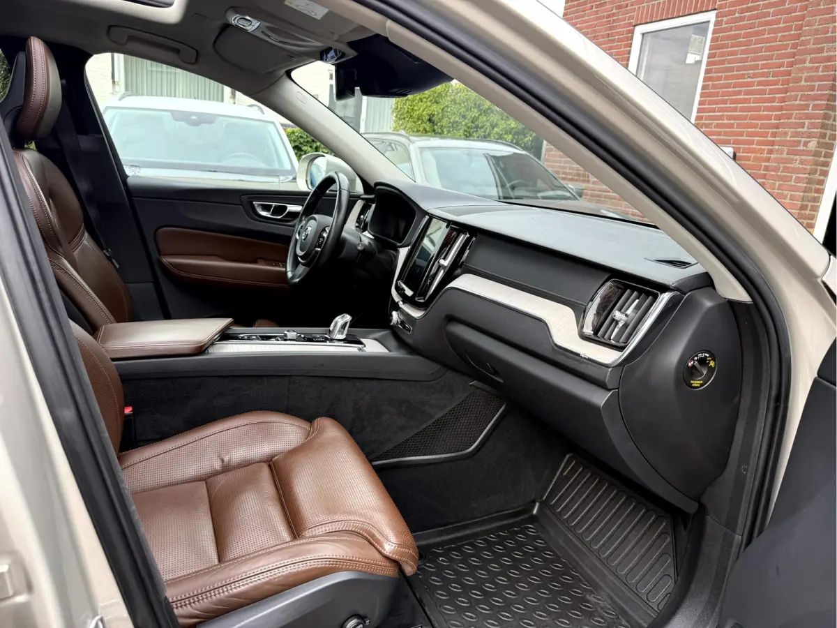 2.0 T8 Twin Engine AWD Inscription Panoramadak, Trekhaak, 360 camera