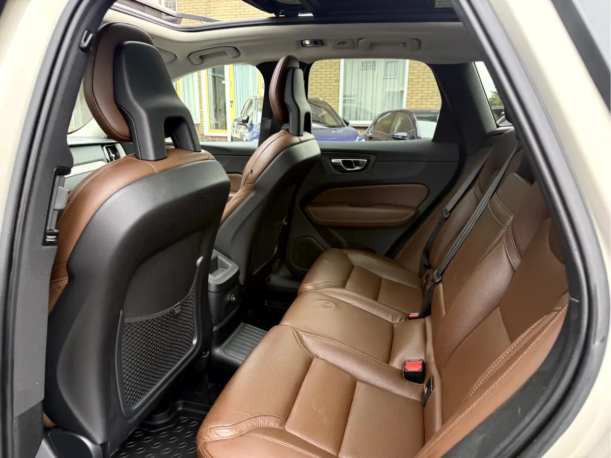 2.0 T8 Twin Engine AWD Inscription Panoramadak, Trekhaak, 360 camera