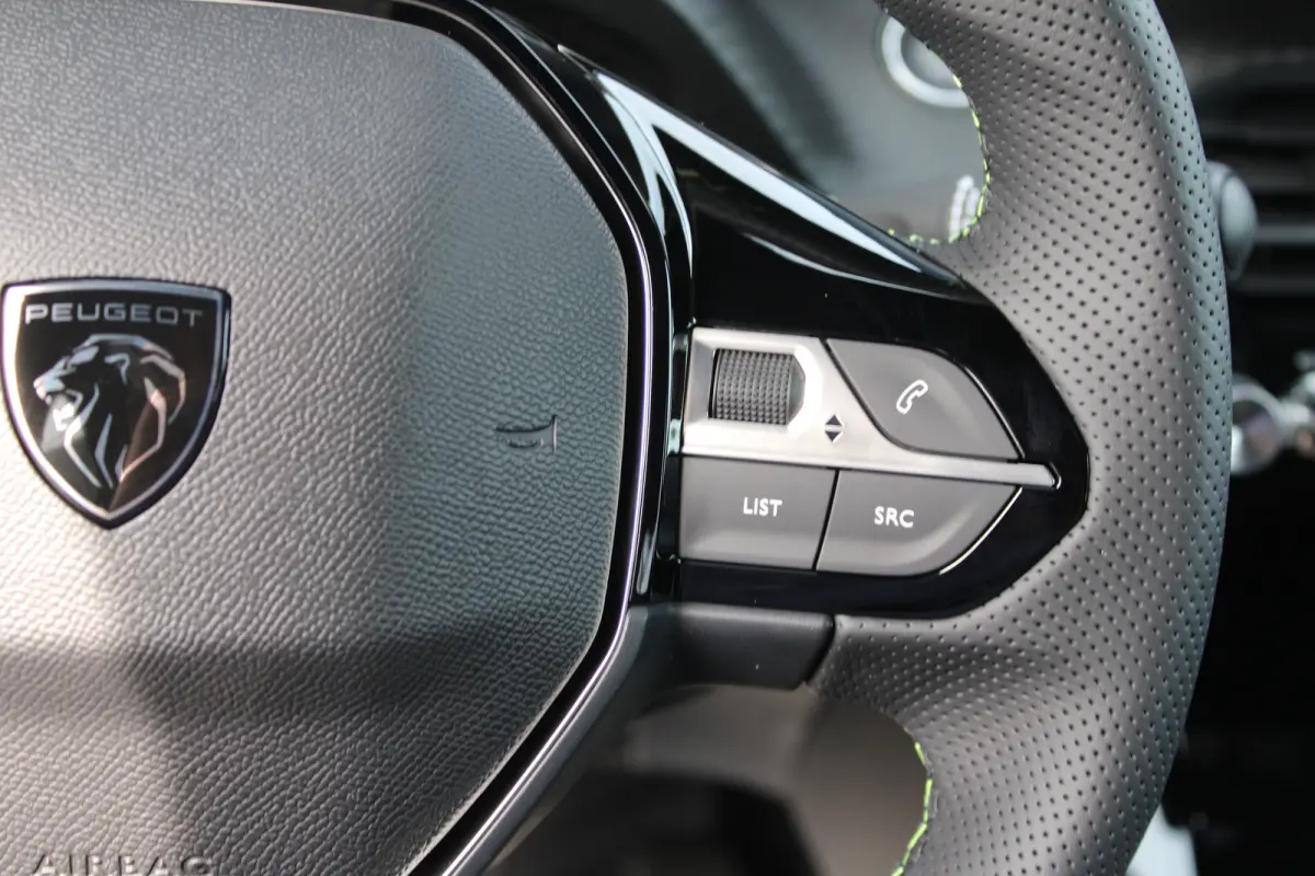 GT - Electric | Advanced Active Safety Brake met camera en radar | Climate Control | Elektrisch verstelbare en verwarmbare buitenspiegels