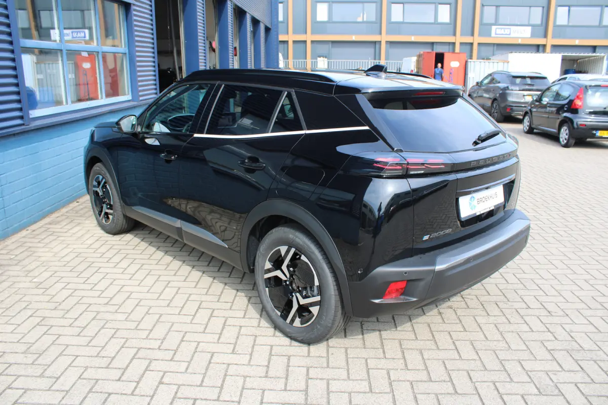 GT - Electric | Advanced Active Safety Brake met camera en radar | Climate Control | Elektrisch verstelbare en verwarmbare buitenspiegels